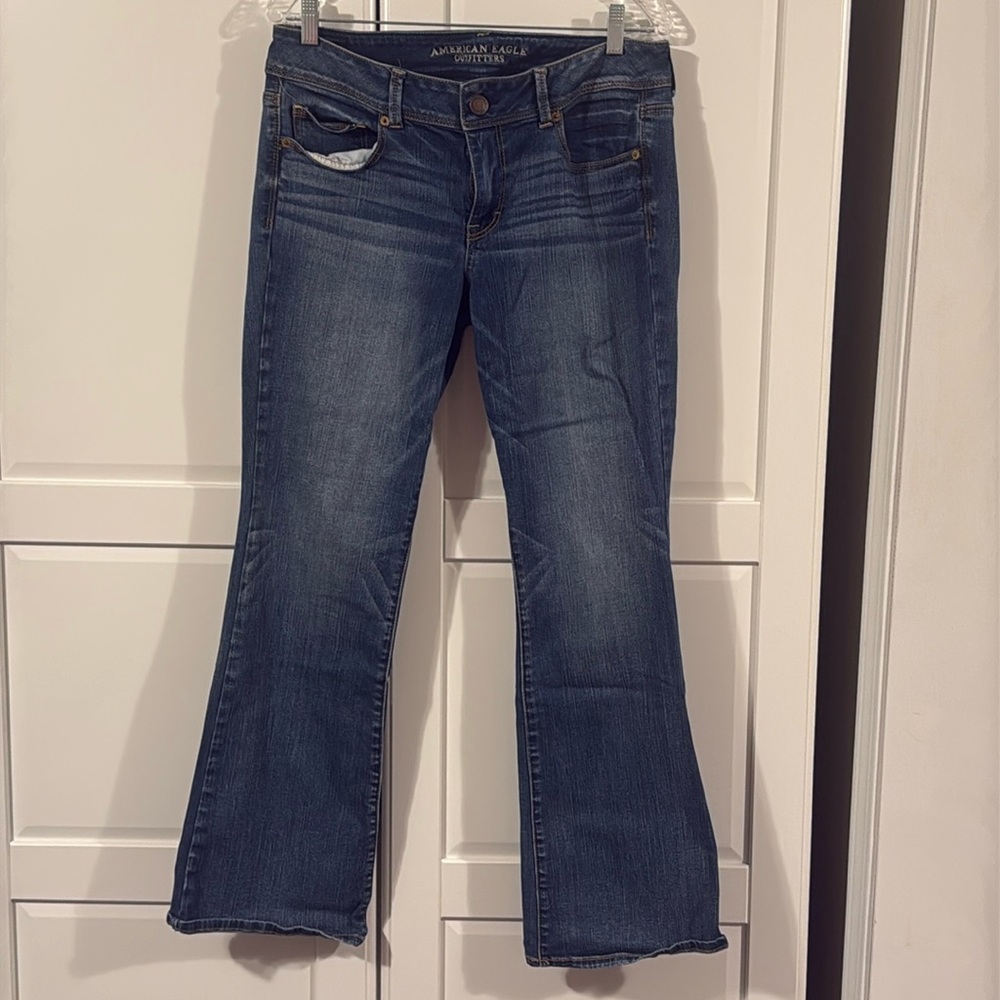 Size 14 AE Kickboot jeans